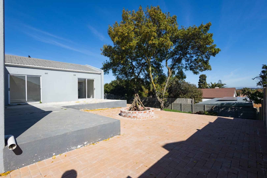 To Let 3 Bedroom Property for Rent in Morgenster Heights Western Cape